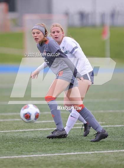 Thumbnail 1 in Syracuse vs. Skyridge (UHSAA 6A Semifinal) photogallery.