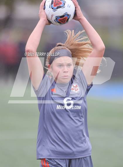 Thumbnail 1 in Syracuse vs. Skyridge (UHSAA 6A Semifinal) photogallery.