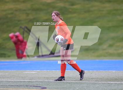Thumbnail 1 in Syracuse vs. Skyridge (UHSAA 6A Semifinal) photogallery.