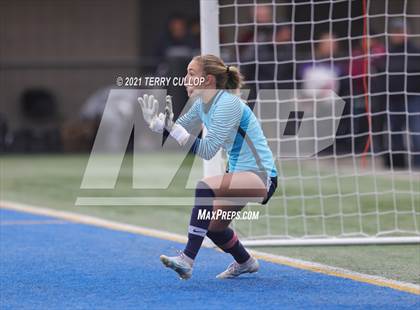 Thumbnail 2 in Syracuse vs. Skyridge (UHSAA 6A Semifinal) photogallery.