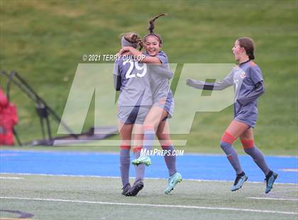 Thumbnail 2 in Syracuse vs. Skyridge (UHSAA 6A Semifinal) photogallery.