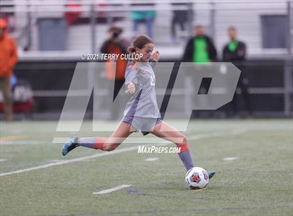 Thumbnail 2 in Syracuse vs. Skyridge (UHSAA 6A Semifinal) photogallery.