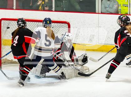 Thumbnail 2 in Needham vs. Reading (MIAA Division 1 Semifinal) photogallery.