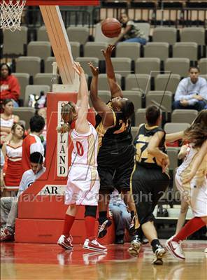 Thumbnail 2 in Edison vs. Centennial (CIF CS D2 Final) photogallery.