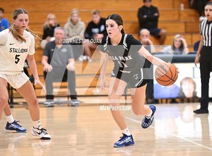 Thumbnail 2 in San Juan Hills vs. Villa Park (VP/Brea Winter Classic) photogallery.
