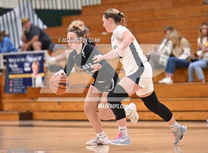 Thumbnail 2 in San Juan Hills vs. Villa Park (VP/Brea Winter Classic) photogallery.