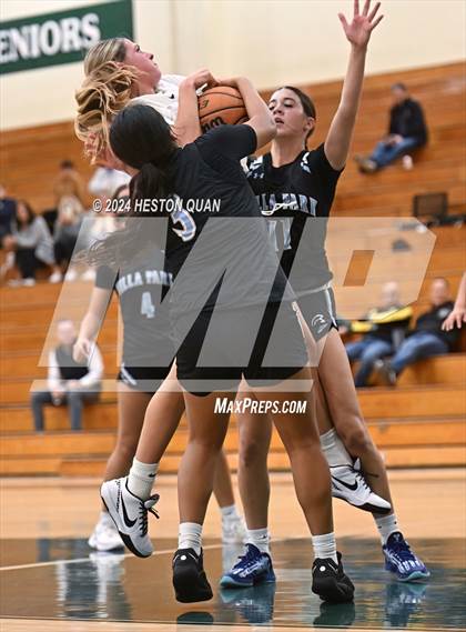 Thumbnail 3 in San Juan Hills vs. Villa Park (VP/Brea Winter Classic) photogallery.