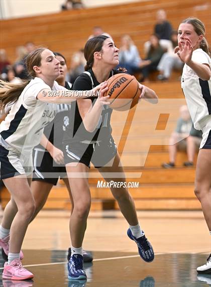 Thumbnail 2 in San Juan Hills vs. Villa Park (VP/Brea Winter Classic) photogallery.