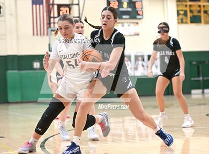 Thumbnail 2 in San Juan Hills vs. Villa Park (VP/Brea Winter Classic) photogallery.