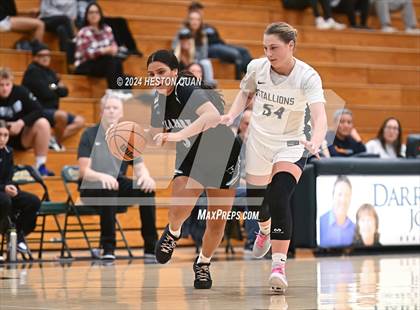 Thumbnail 2 in San Juan Hills vs. Villa Park (VP/Brea Winter Classic) photogallery.