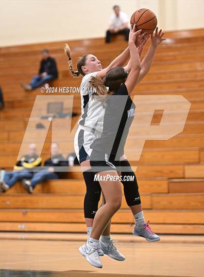 Thumbnail 3 in San Juan Hills vs. Villa Park (VP/Brea Winter Classic) photogallery.