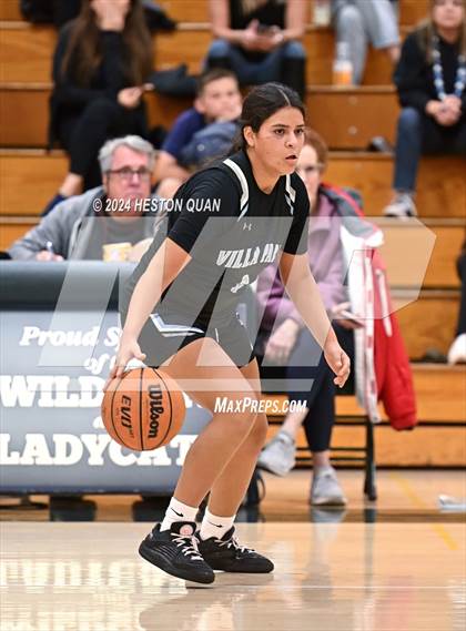 Thumbnail 3 in San Juan Hills vs. Villa Park (VP/Brea Winter Classic) photogallery.