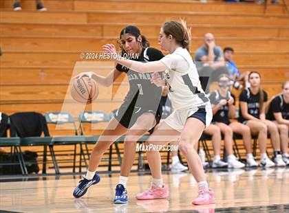 Thumbnail 3 in San Juan Hills vs. Villa Park (VP/Brea Winter Classic) photogallery.
