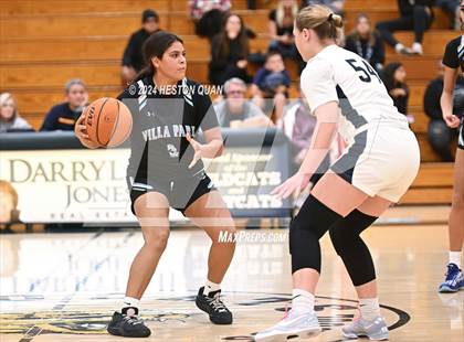 Thumbnail 3 in San Juan Hills vs. Villa Park (VP/Brea Winter Classic) photogallery.