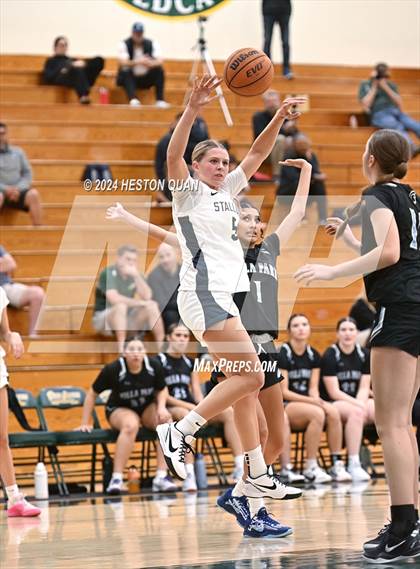 Thumbnail 1 in San Juan Hills vs. Villa Park (VP/Brea Winter Classic) photogallery.