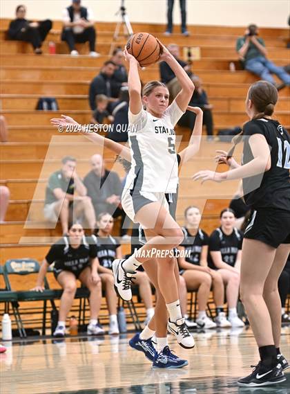 Thumbnail 3 in San Juan Hills vs. Villa Park (VP/Brea Winter Classic) photogallery.
