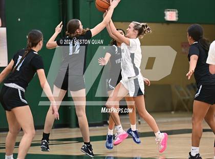 Thumbnail 2 in San Juan Hills vs. Villa Park (VP/Brea Winter Classic) photogallery.