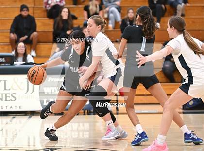 Thumbnail 2 in San Juan Hills vs. Villa Park (VP/Brea Winter Classic) photogallery.
