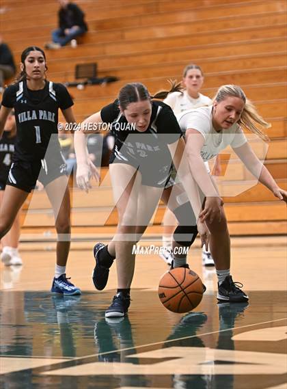 Thumbnail 2 in San Juan Hills vs. Villa Park (VP/Brea Winter Classic) photogallery.