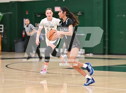 Thumbnail 2 in San Juan Hills vs. Villa Park (VP/Brea Winter Classic) photogallery.