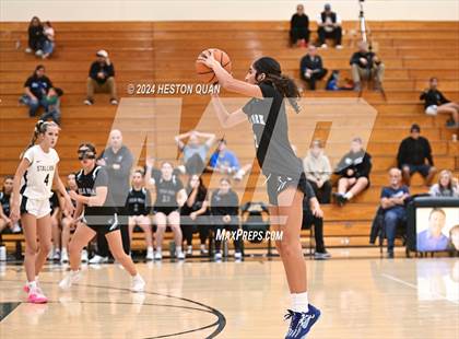 Thumbnail 1 in San Juan Hills vs. Villa Park (VP/Brea Winter Classic) photogallery.