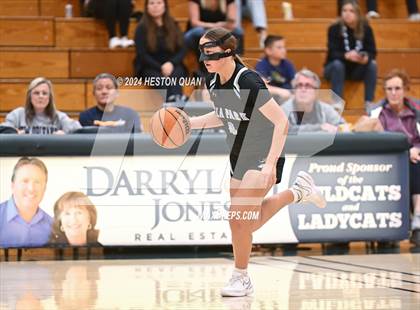Thumbnail 3 in San Juan Hills vs. Villa Park (VP/Brea Winter Classic) photogallery.