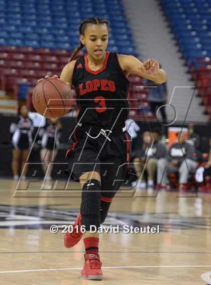 Thumbnail 3 in Antelope Valley vs. Cardinal Newman (CIF State D4 Final) photogallery.
