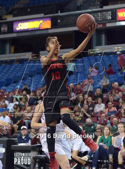 Thumbnail 2 in Antelope Valley vs. Cardinal Newman (CIF State D4 Final) photogallery.
