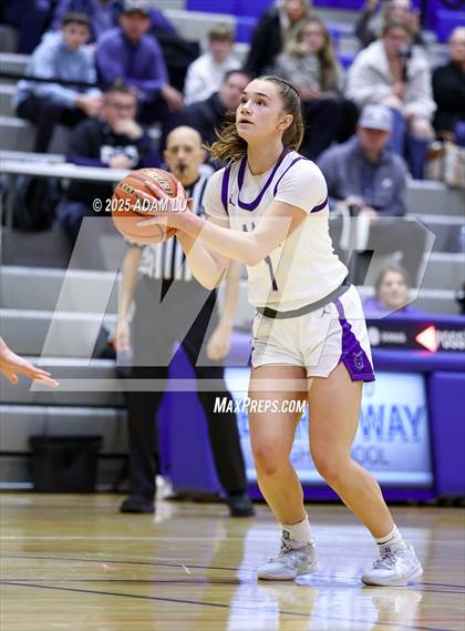 Thumbnail 3 in Lake Washington vs. Sumner photogallery.