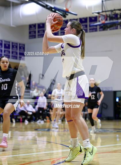 Thumbnail 3 in Lake Washington vs. Sumner photogallery.
