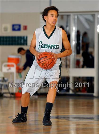 Thumbnail 2 in Santa Ana Valley vs Ponderosa (MaxPreps Holiday Classic) photogallery.