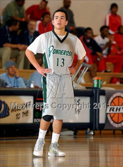 Thumbnail 2 in Santa Ana Valley vs Ponderosa (MaxPreps Holiday Classic) photogallery.