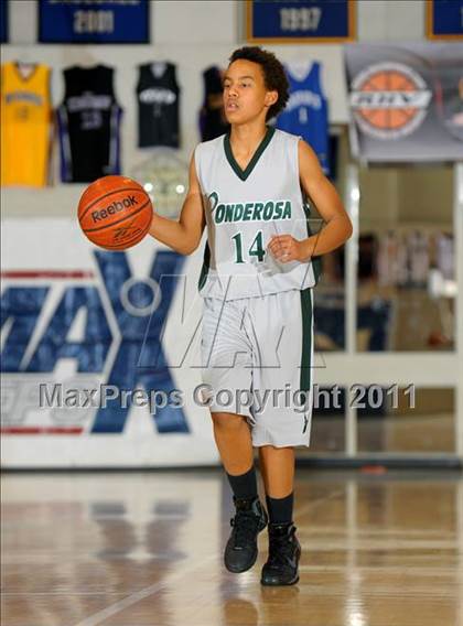 Thumbnail 2 in Santa Ana Valley vs Ponderosa (MaxPreps Holiday Classic) photogallery.