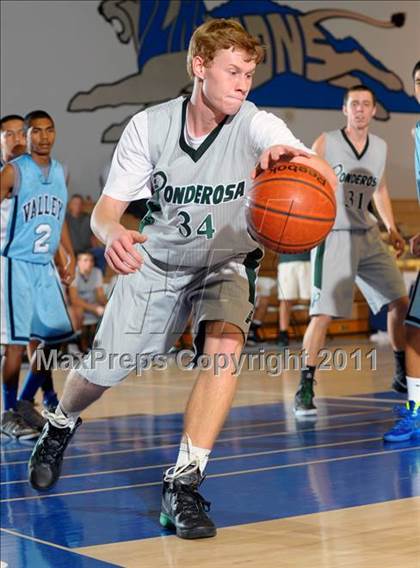 Thumbnail 3 in Santa Ana Valley vs Ponderosa (MaxPreps Holiday Classic) photogallery.