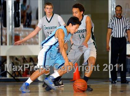 Thumbnail 1 in Santa Ana Valley vs Ponderosa (MaxPreps Holiday Classic) photogallery.