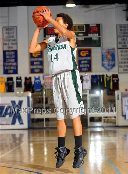 Thumbnail 3 in Santa Ana Valley vs Ponderosa (MaxPreps Holiday Classic) photogallery.