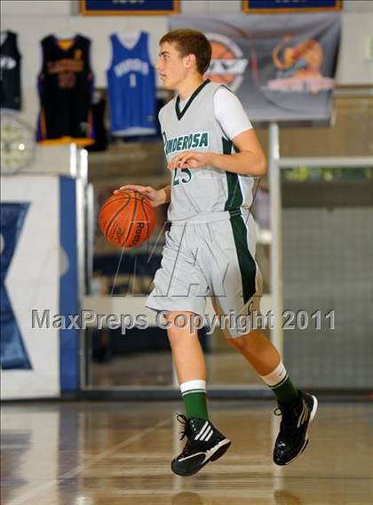 Thumbnail 3 in Santa Ana Valley vs Ponderosa (MaxPreps Holiday Classic) photogallery.