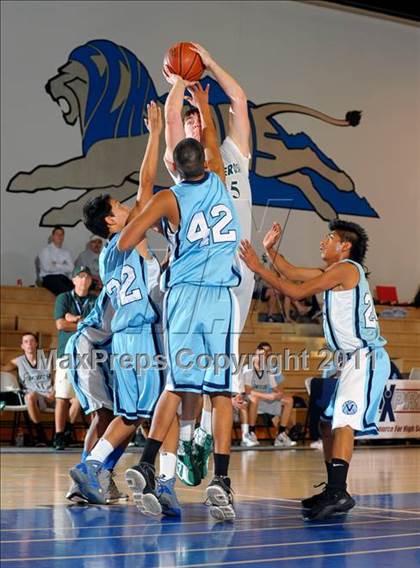 Thumbnail 2 in Santa Ana Valley vs Ponderosa (MaxPreps Holiday Classic) photogallery.