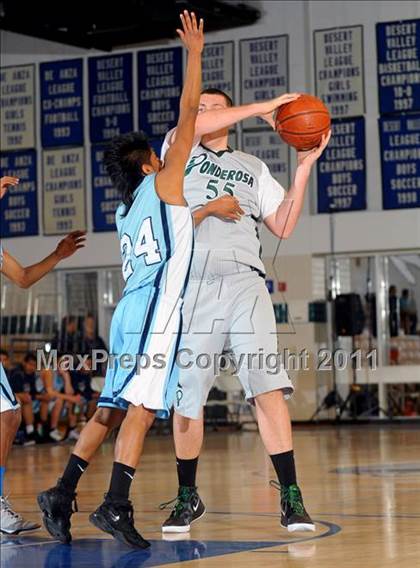 Thumbnail 1 in Santa Ana Valley vs Ponderosa (MaxPreps Holiday Classic) photogallery.