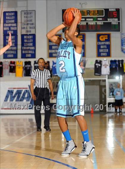 Thumbnail 2 in Santa Ana Valley vs Ponderosa (MaxPreps Holiday Classic) photogallery.