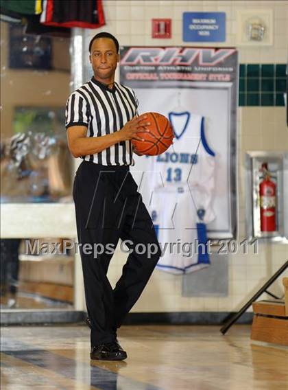 Thumbnail 1 in Santa Ana Valley vs Ponderosa (MaxPreps Holiday Classic) photogallery.
