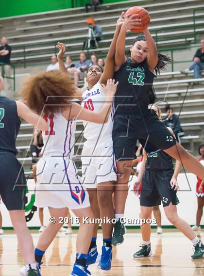 Thumbnail 2 in Duncanville vs. Carroll  photogallery.
