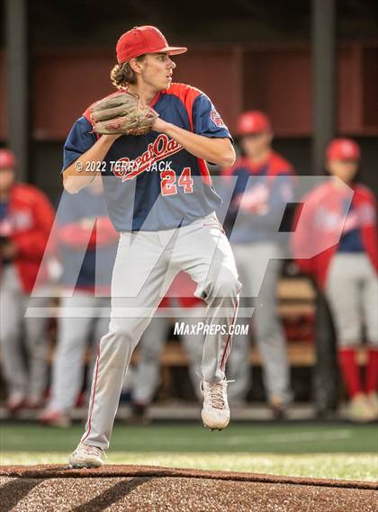 Thumbnail 2 in Great Oak @ JSerra Catholic photogallery.