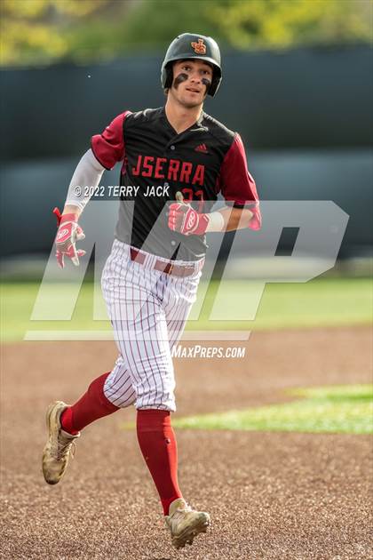 Thumbnail 2 in Great Oak @ JSerra Catholic photogallery.