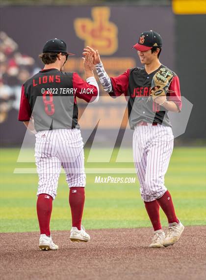 Thumbnail 2 in Great Oak @ JSerra Catholic photogallery.