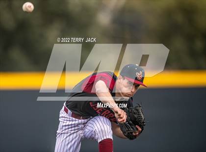Thumbnail 3 in Great Oak @ JSerra Catholic photogallery.