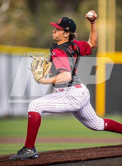 Thumbnail 3 in Great Oak @ JSerra Catholic photogallery.