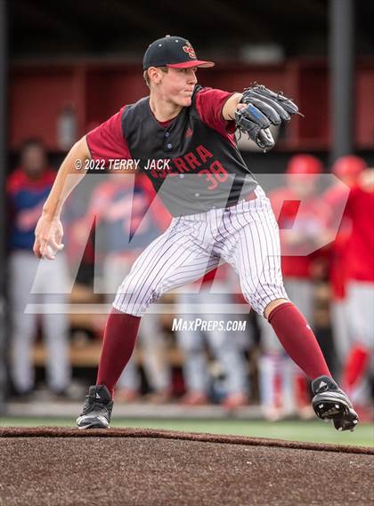 Thumbnail 1 in Great Oak @ JSerra Catholic photogallery.