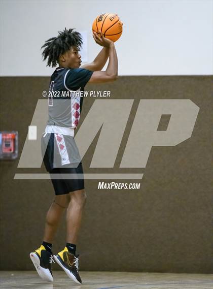 Thumbnail 2 in Living Water Christian vs Mount Zion (Isaac Levy Veterans Day Tournament) photogallery.
