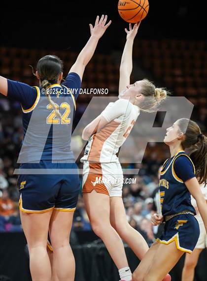 Thumbnail 3 in Frederick vs Mead (CHSAA 5A Great 8) photogallery.